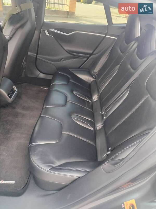 Лифтбек Tesla Model S 2016 в Александрие фото 2 Лифтбек Tesla Model S 2016 в Александрие