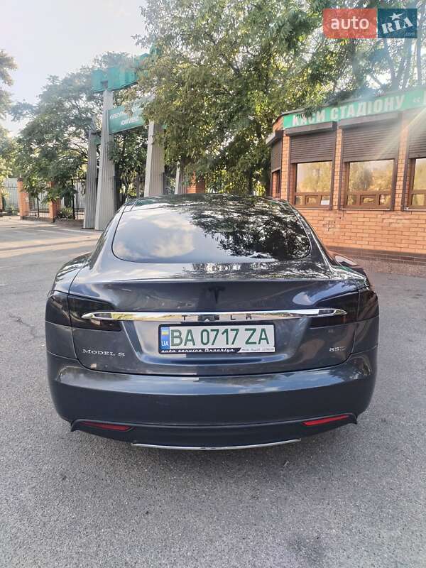 Лифтбек Tesla Model S 2016 в Александрие фото 6 Лифтбек Tesla Model S 2016 в Александрие