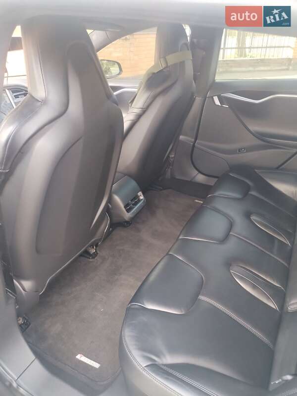 Лифтбек Tesla Model S 2016 в Александрие фото 11 Лифтбек Tesla Model S 2016 в Александрие