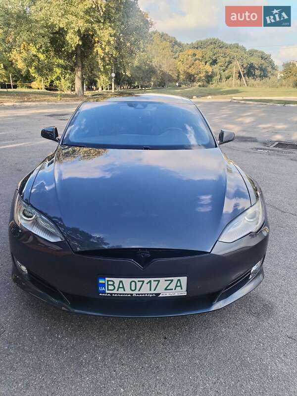 Лифтбек Tesla Model S 2016 в Александрие фото Лифтбек Tesla Model S 2016 в Александрие