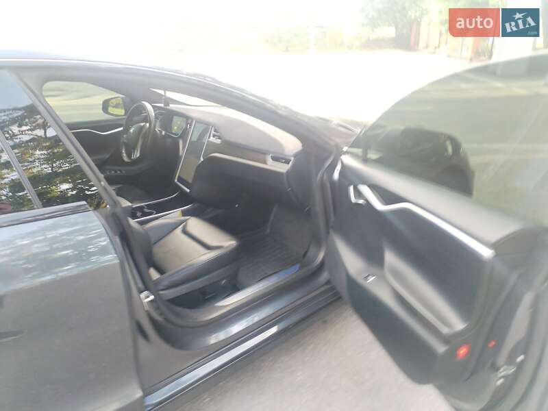 Лифтбек Tesla Model S 2016 в Александрие фото 14 Лифтбек Tesla Model S 2016 в Александрие