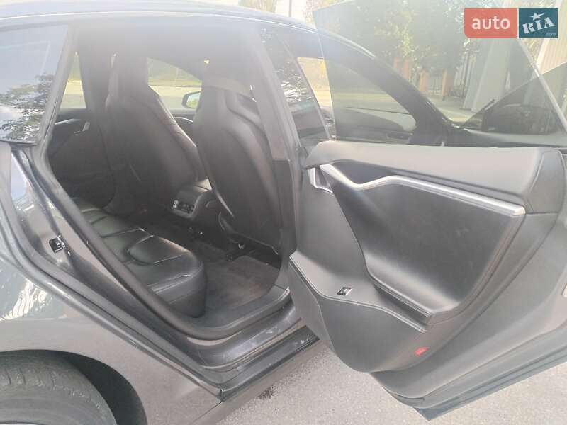 Лифтбек Tesla Model S 2016 в Александрие фото 15 Лифтбек Tesla Model S 2016 в Александрие