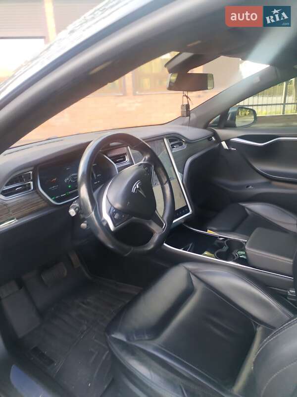 Лифтбек Tesla Model S 2016 в Александрие фото 17 Лифтбек Tesla Model S 2016 в Александрие