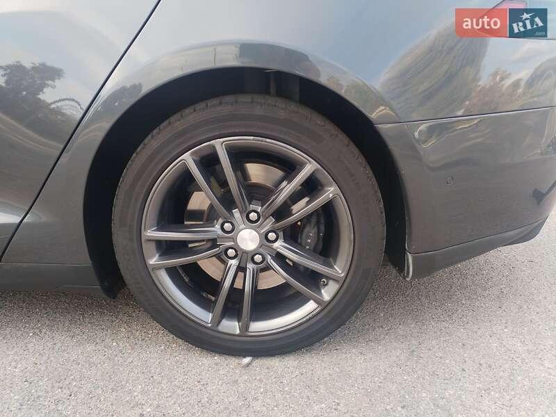 Лифтбек Tesla Model S 2016 в Александрие фото 19 Лифтбек Tesla Model S 2016 в Александрие