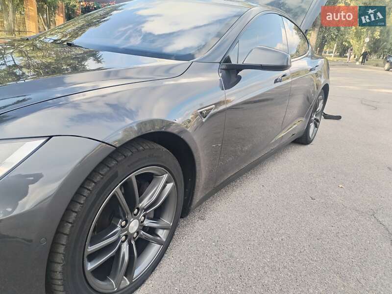 Лифтбек Tesla Model S 2016 в Александрие фото 20 Лифтбек Tesla Model S 2016 в Александрие