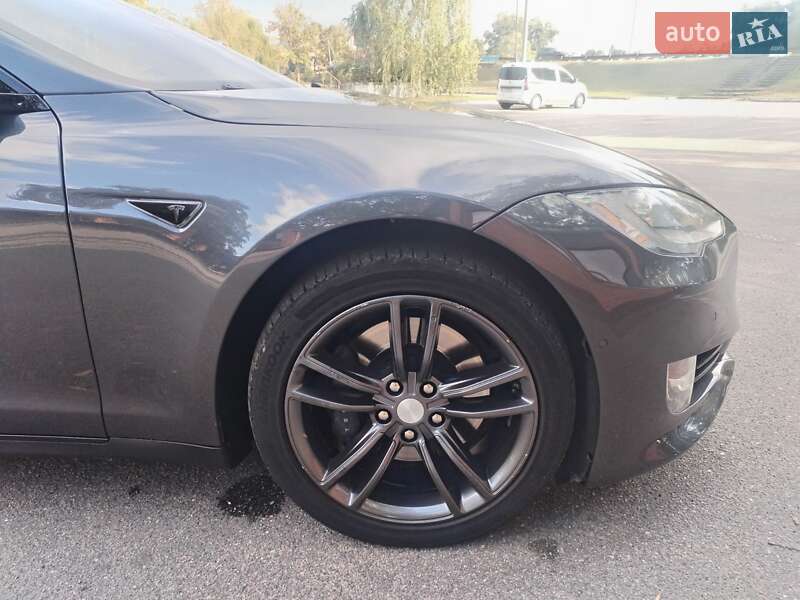 Лифтбек Tesla Model S 2016 в Александрие фото 26 Лифтбек Tesla Model S 2016 в Александрие