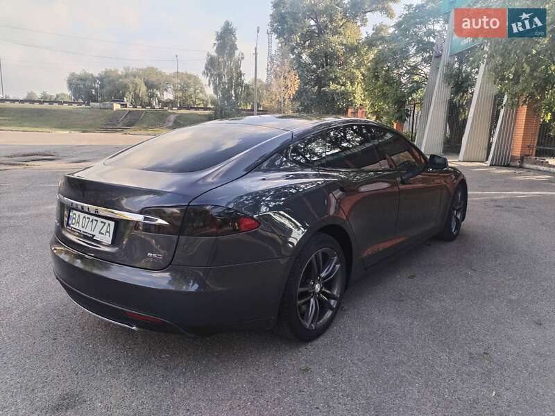 Лифтбек Tesla Model S 2016 в Александрие фото 27 Лифтбек Tesla Model S 2016 в Александрие