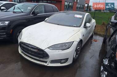 Tesla Model S 2014