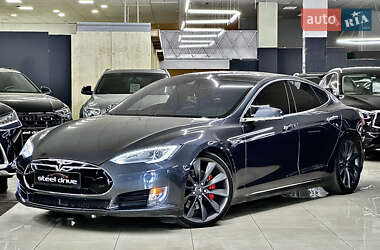 Tesla Model S  2015