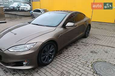 Tesla Model S  2015