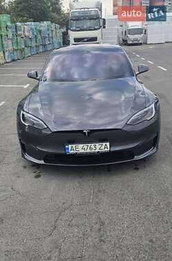 Tesla Model S  2021