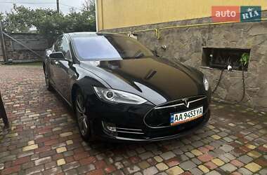 Tesla Model S 2015