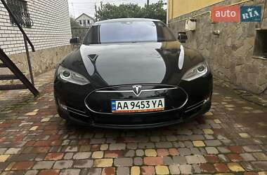 Лифтбек Tesla Model S 2015 в Киеве