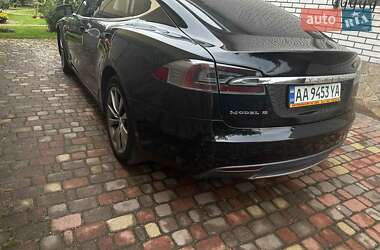 Лифтбек Tesla Model S 2015 в Киеве