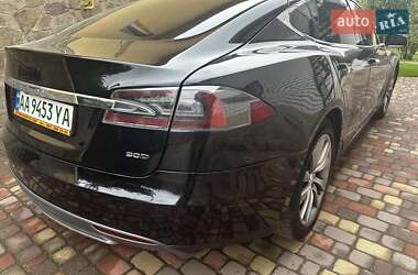 Лифтбек Tesla Model S 2015 в Киеве