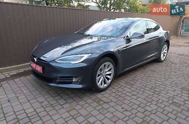 Tesla Model S  2018