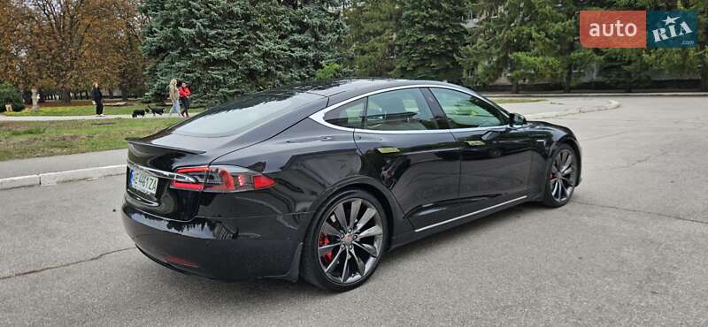 Лифтбек Tesla Model S 2017 в Днепре