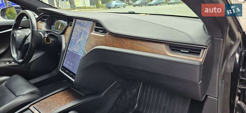 Лифтбек Tesla Model S 2017 в Днепре