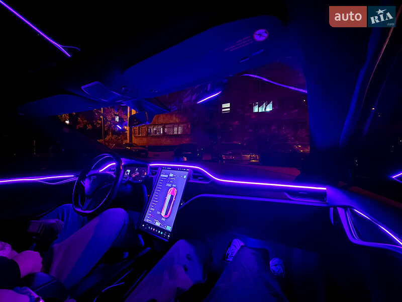 Лифтбек Tesla Model S 2019 в Днепре