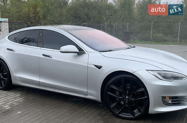 Tesla Model S  2018