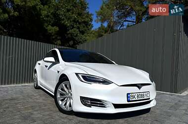 Tesla Model S  2018