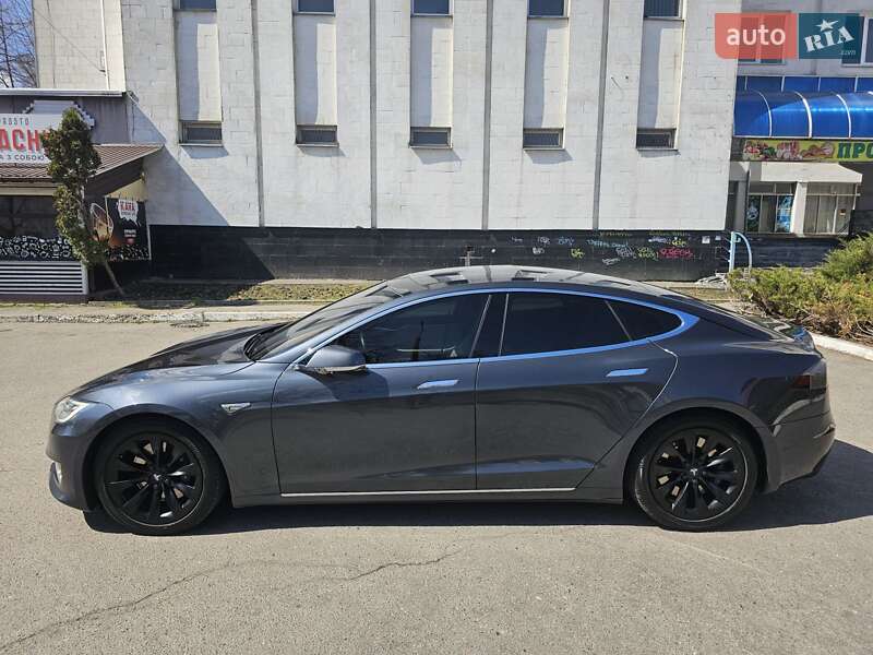 Лифтбек Tesla Model S 2016 в Белой Церкви