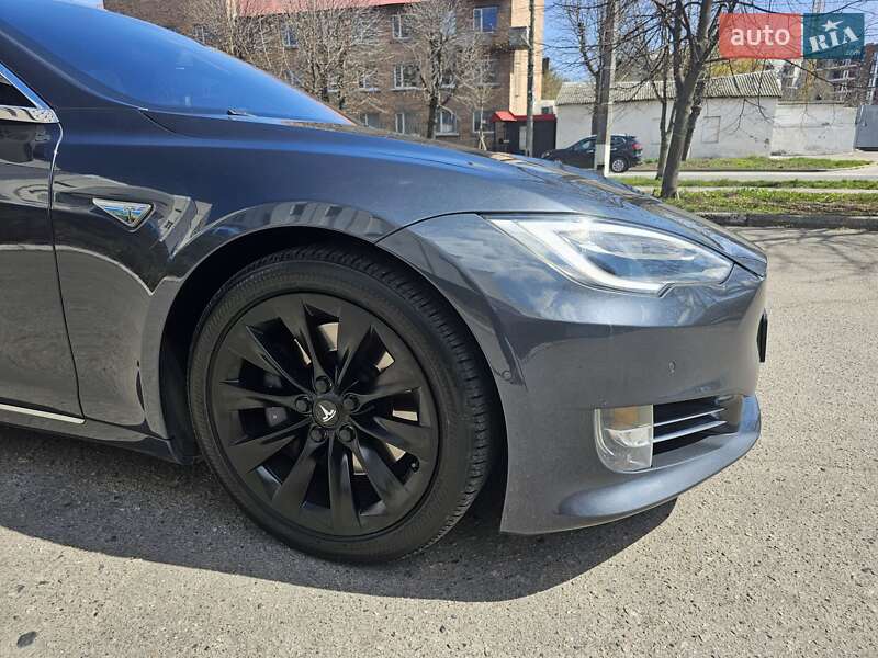 Лифтбек Tesla Model S 2016 в Белой Церкви
