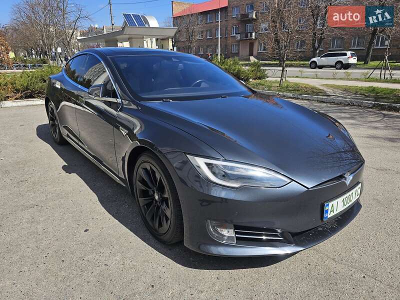 Лифтбек Tesla Model S 2016 в Белой Церкви