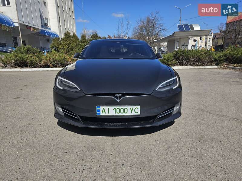 Лифтбек Tesla Model S 2016 в Белой Церкви