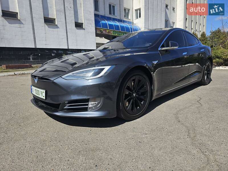Лифтбек Tesla Model S 2016 в Белой Церкви