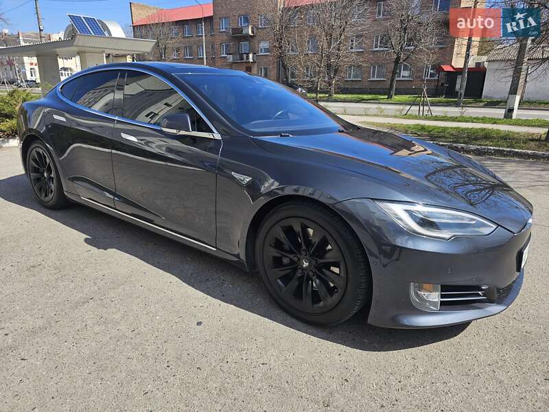 Лифтбек Tesla Model S 2016 в Белой Церкви