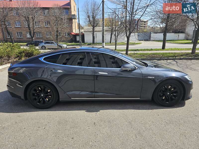 Лифтбек Tesla Model S 2016 в Белой Церкви