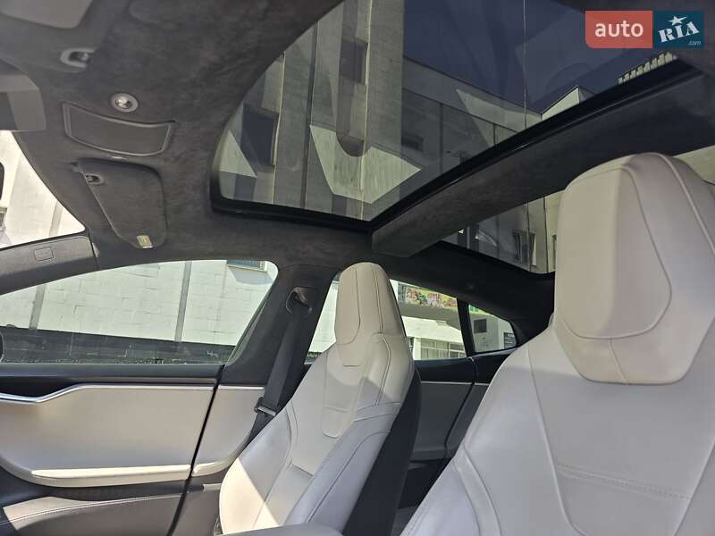 Лифтбек Tesla Model S 2016 в Белой Церкви
