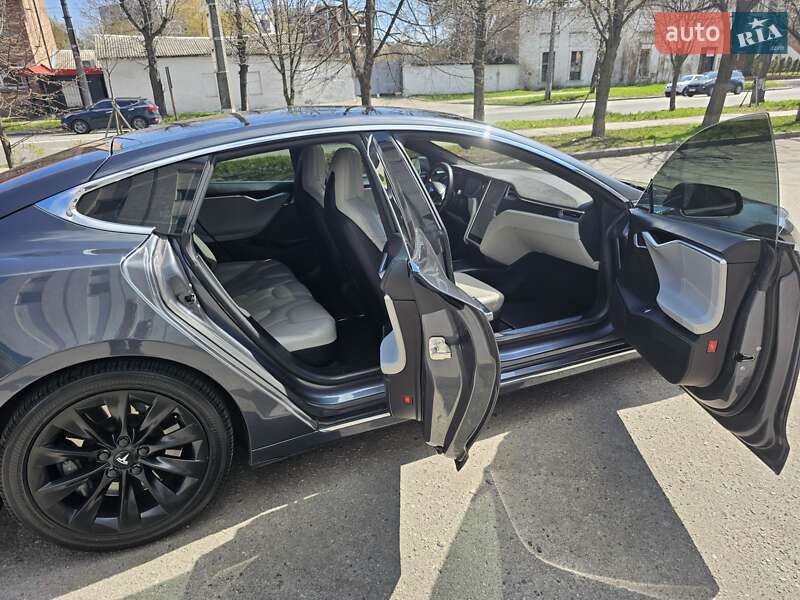 Лифтбек Tesla Model S 2016 в Белой Церкви