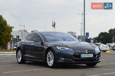 Tesla Model S  2015