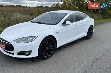 Tesla Model S  2015