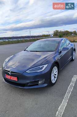 Tesla Model S  2018
