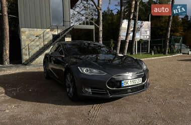 Tesla Model S  2015