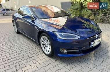 Tesla Model S 2016