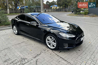 Tesla Model S  2015