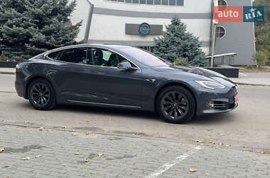 Лифтбек Tesla Model S 2020 в Запорожье