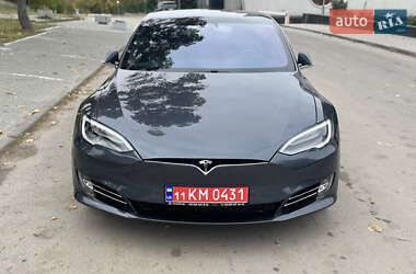 Лифтбек Tesla Model S 2020 в Запорожье