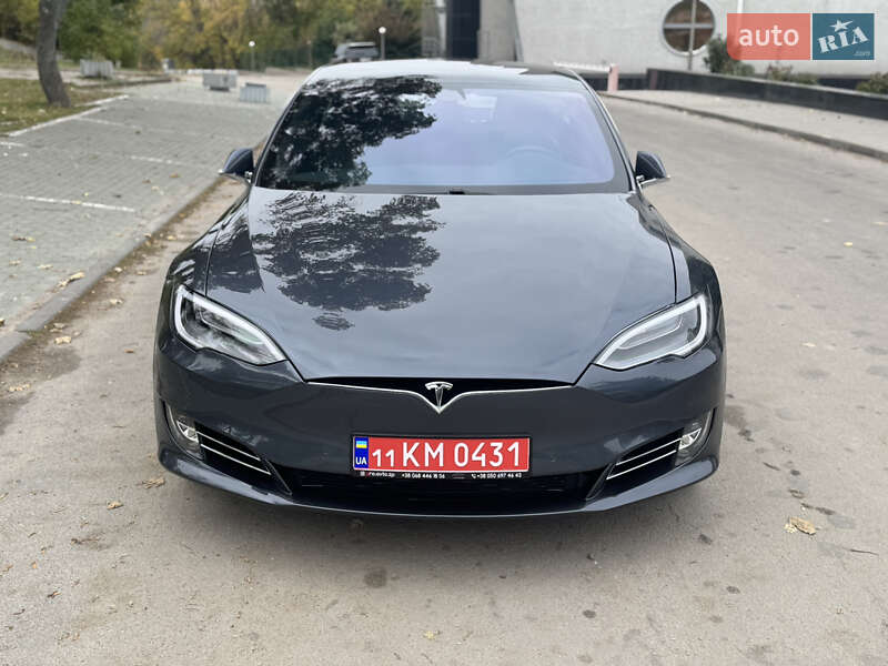 Лифтбек Tesla Model S 2020 в Запорожье