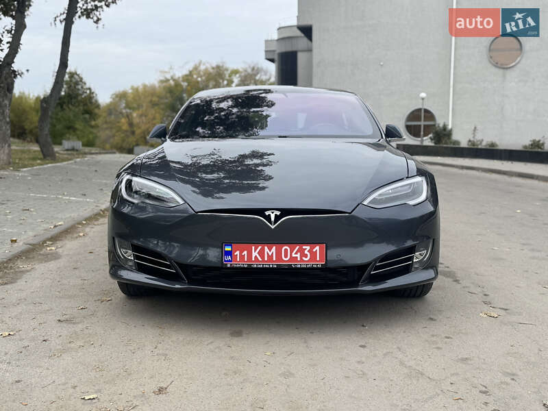 Лифтбек Tesla Model S 2020 в Запорожье