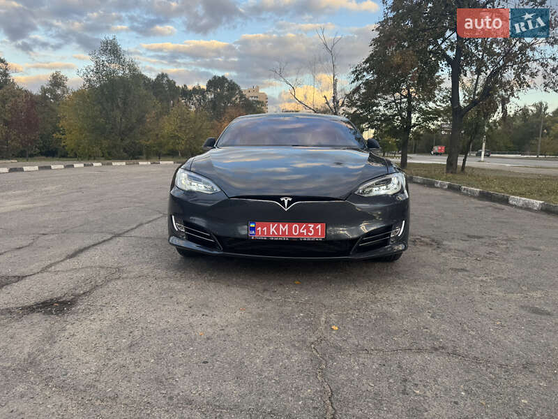 Лифтбек Tesla Model S 2020 в Запорожье
