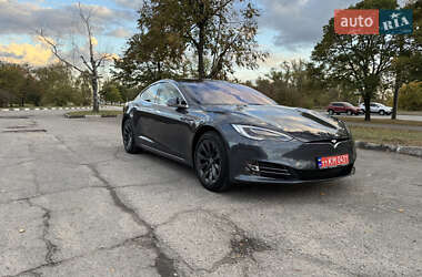 Лифтбек Tesla Model S 2020 в Запорожье