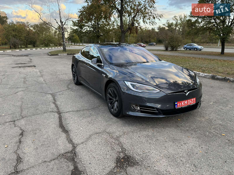 Лифтбек Tesla Model S 2020 в Запорожье
