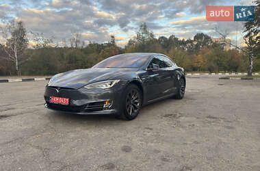 Лифтбек Tesla Model S 2020 в Запорожье