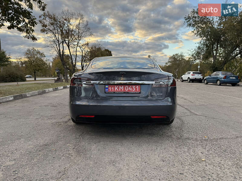 Лифтбек Tesla Model S 2020 в Запорожье