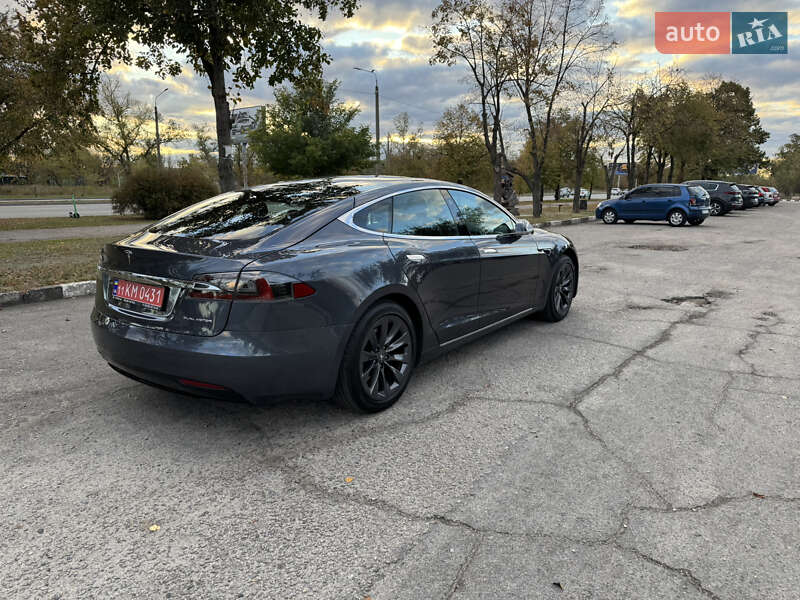 Лифтбек Tesla Model S 2020 в Запорожье